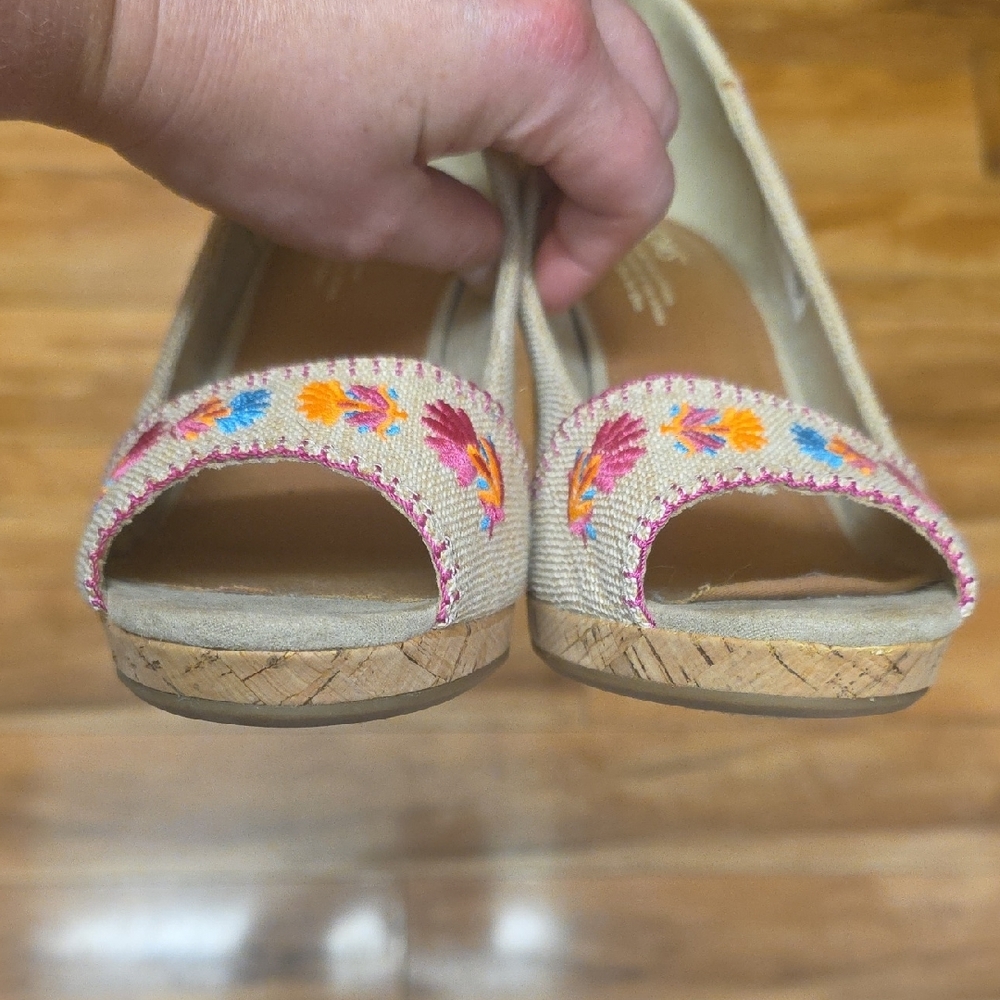 Toms Size 9 Stella Natural Burlap Embroidery Wedge Peep Toe Sandals - Picture 6 of 16